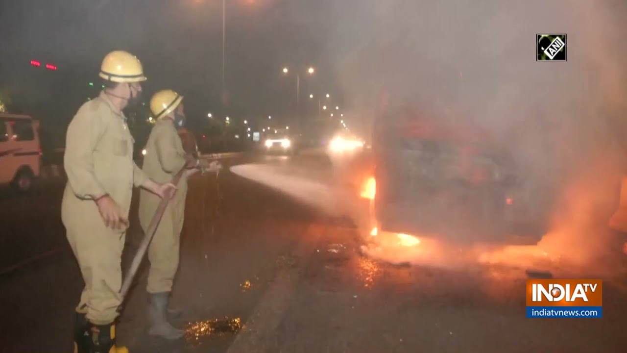 Watch: Fire engulfs a mini truck in Delhi