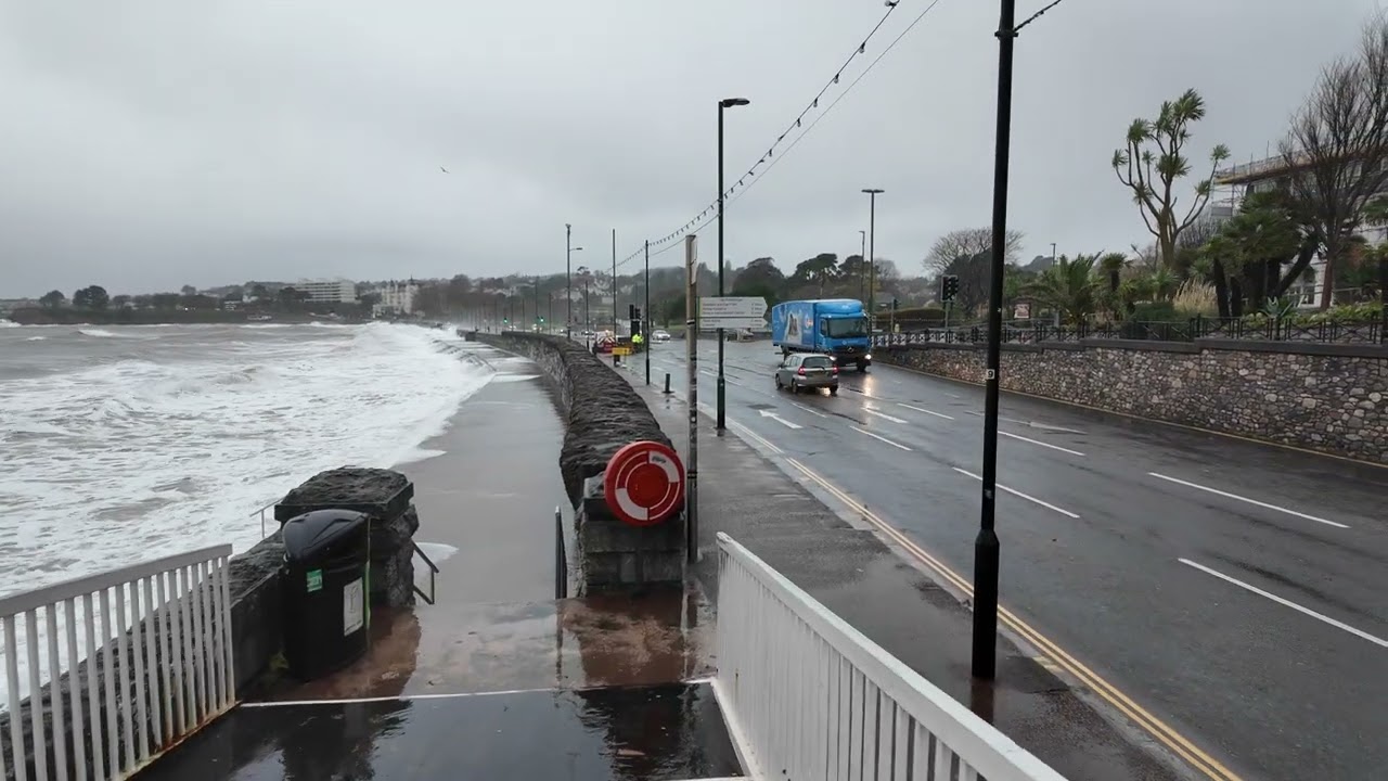 Storm Bert in Torquay.  wow 🌧🌦🌧🌨🙏