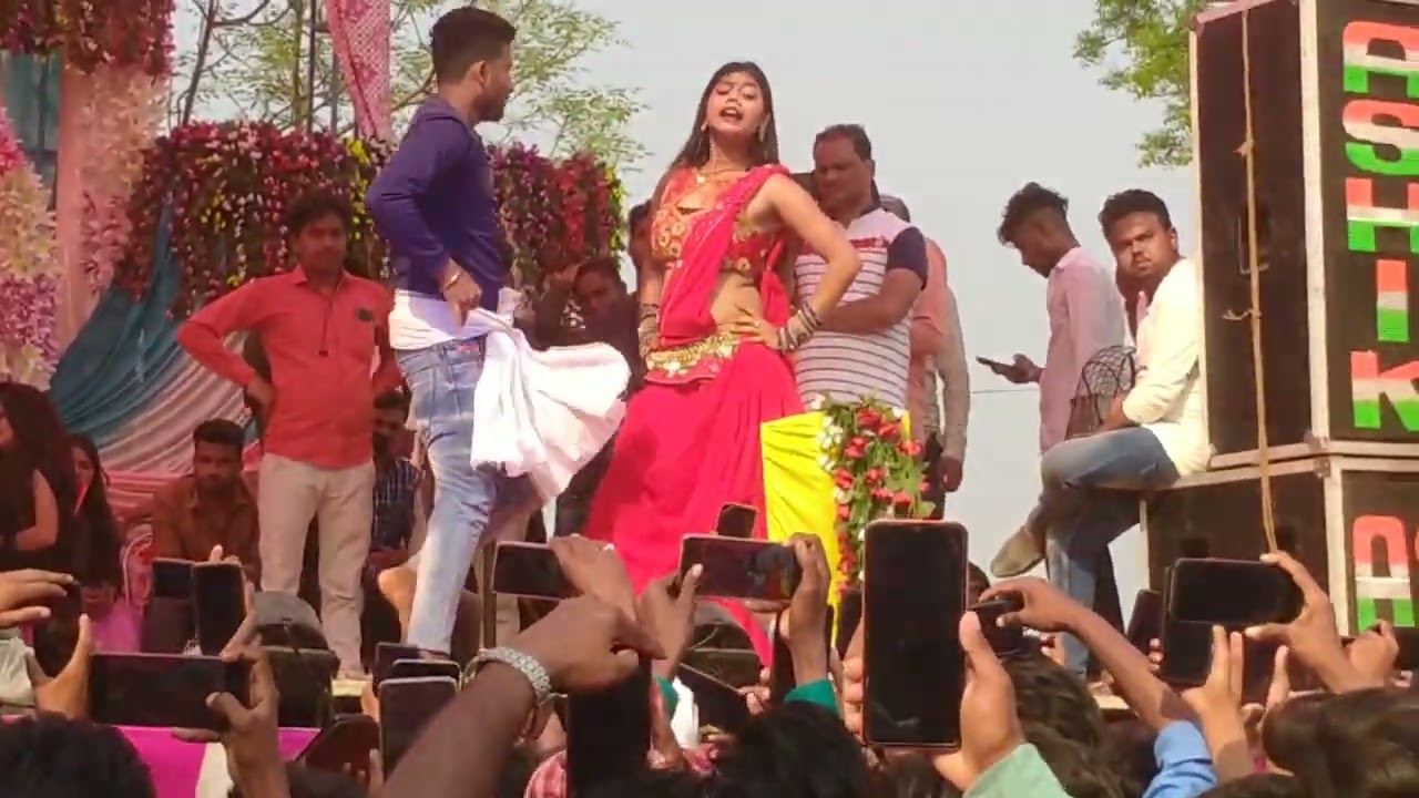 Ranjan Lal Yadav and Kajal Raj ke  Khatarnak dance video