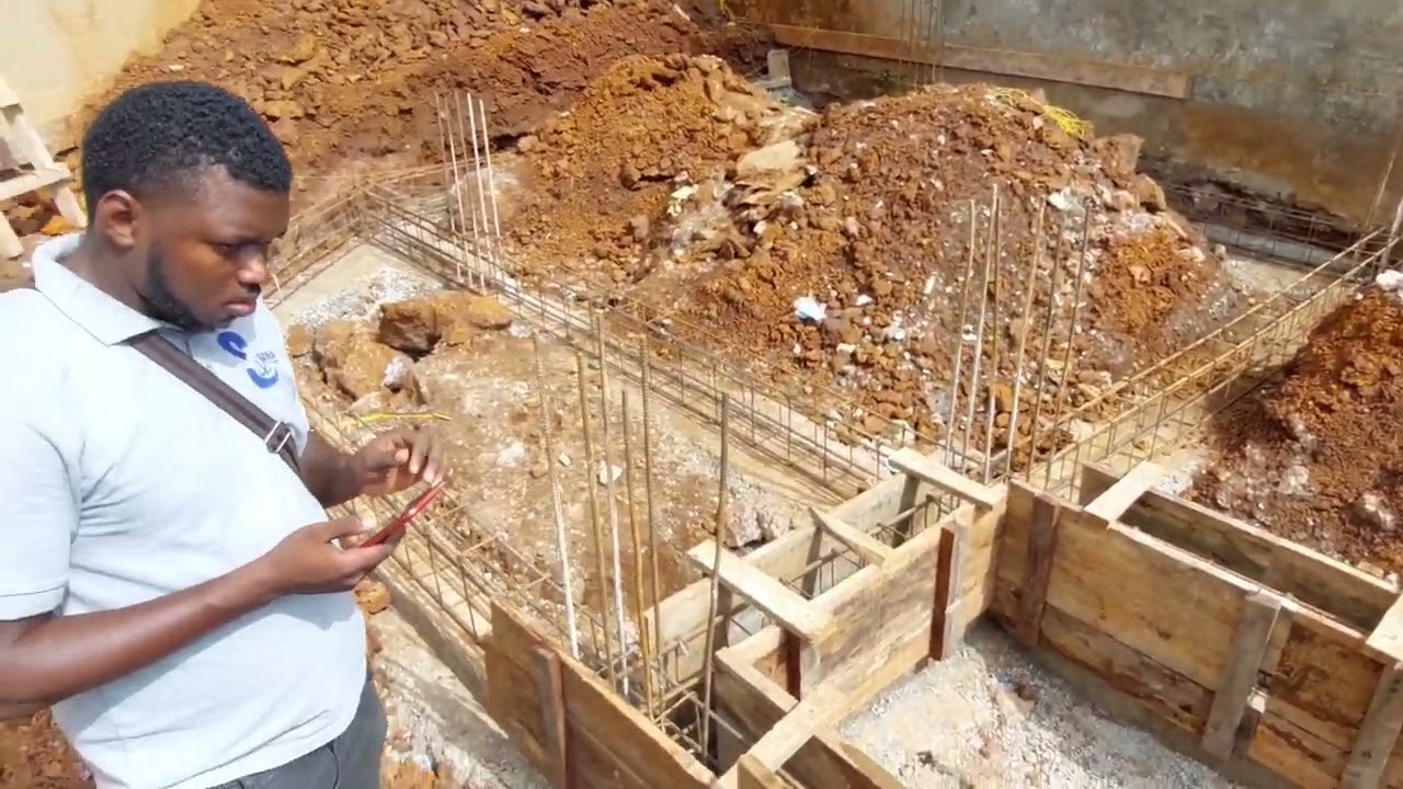 construction d'un Duplex[Fondation] Fouille,semelle isolée, poteaux amorche, longrine, béton de sols