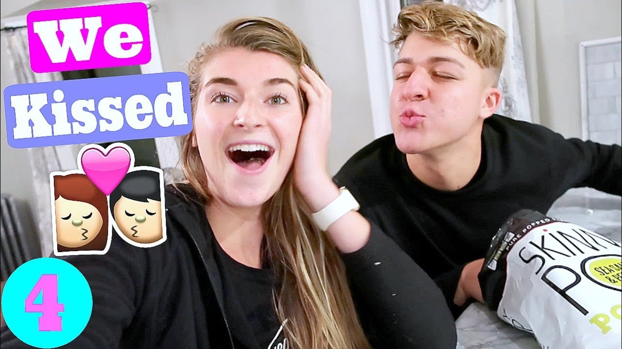 We Kissed.....VLOGMAS DAY 4