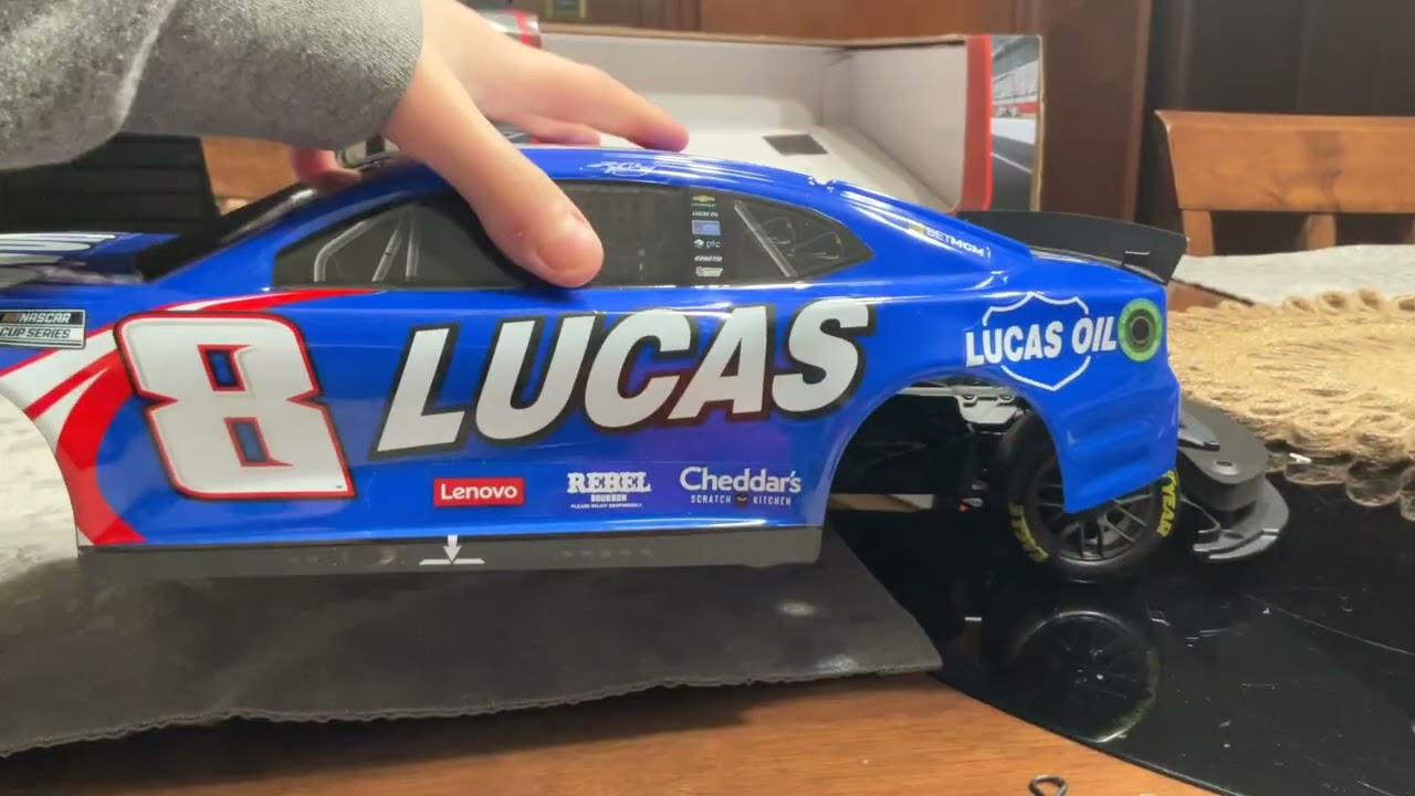 Reviewing the Kyle Busch losi rc car