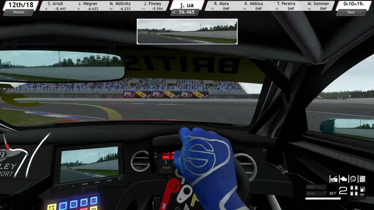 Adventures on the first lap. RaceRoom Racing (Hockenheimring) daily race Bentley Continental GT3 EVO