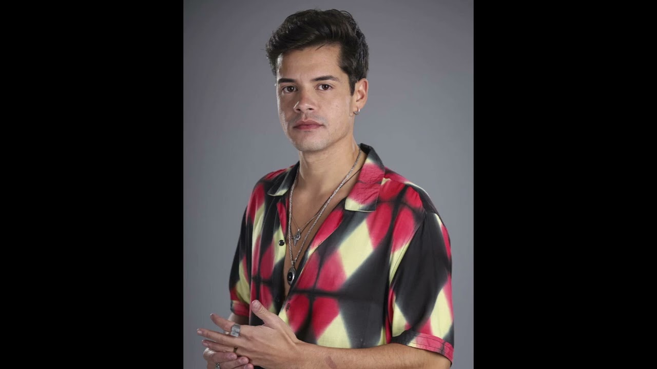 Leandro canta 