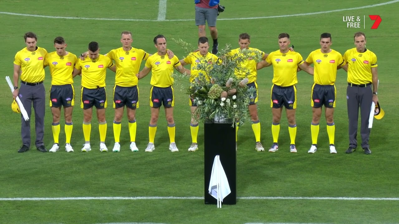 Umpires and players unite in touching tribute for Jesse Baird & Luke Davies