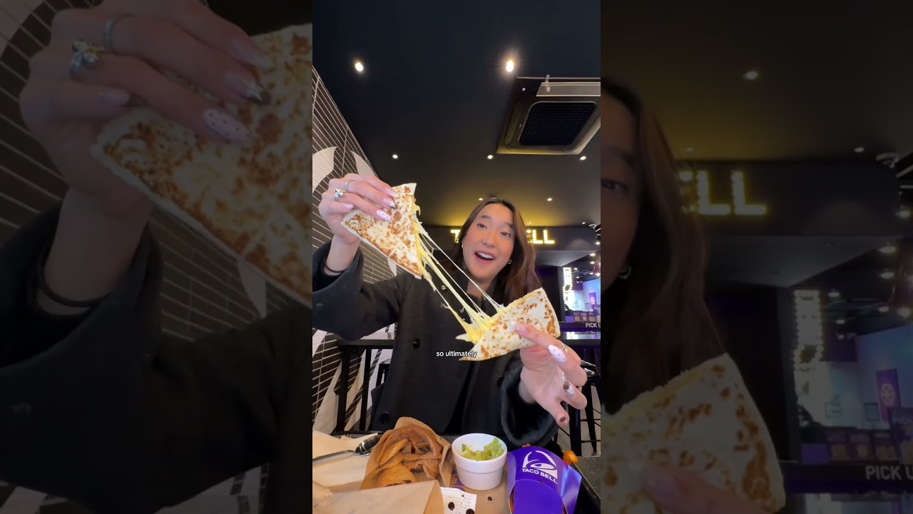 trying popular food chains IN KOREA?!! 🍔🍨🫕🍵 #korea #fastfood #tacobell #costco #yummy