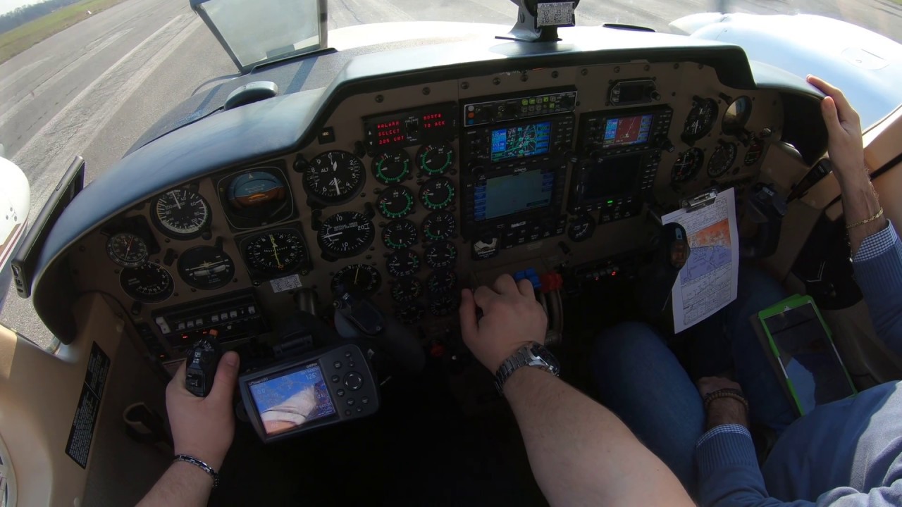 Piper Seneca V TAKE-OFF Milan ( Italy ) LIMB 4K