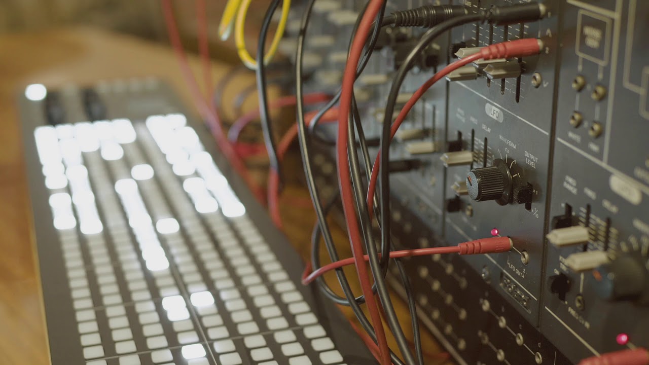 Polyend Seq & Roland 100M Vintage Modular synthesizer