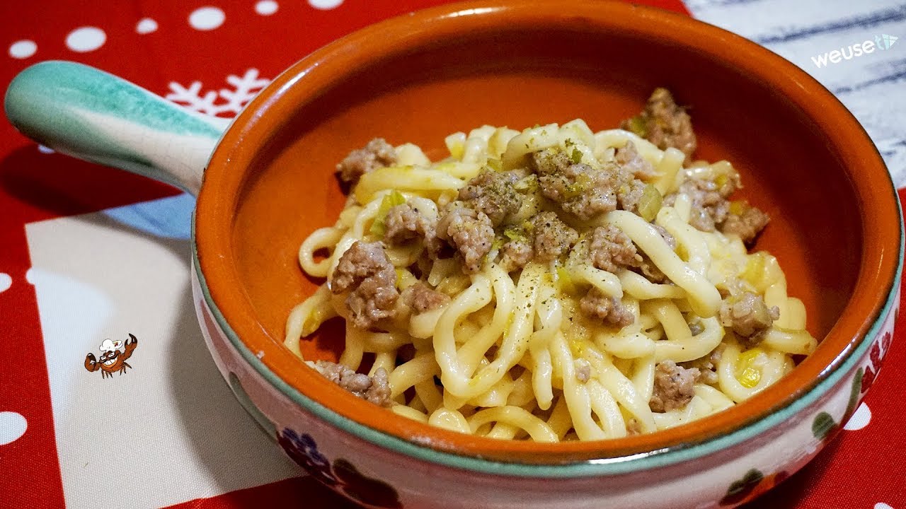 431 - Pici porri e salsiccia...la serata si fa alticcia! (primo piatto di carne facile toscano)