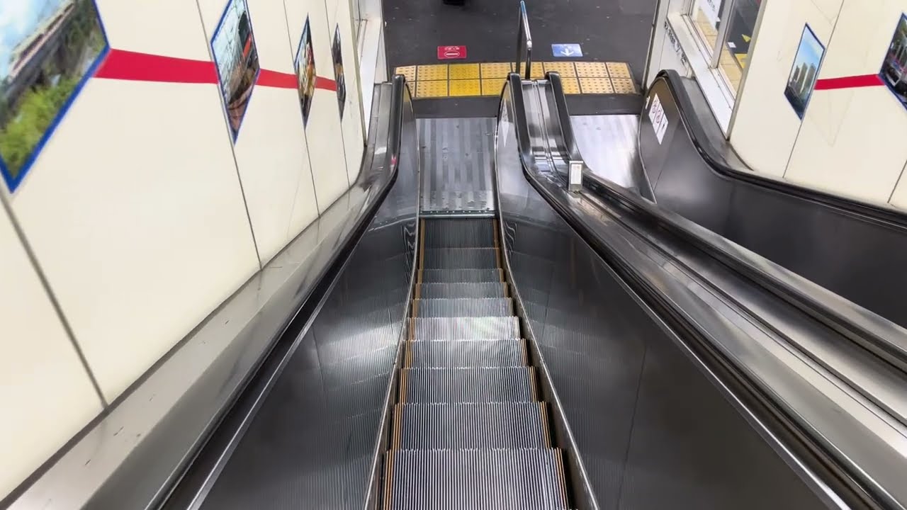 エスカレーター　千葉　京成電鉄　京成高砂駅　　改札内　のぼりとくだり
