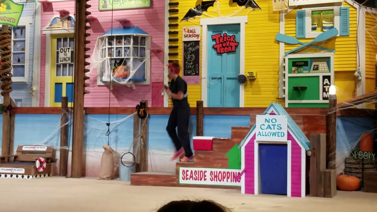 Pets Ahoy Halloween! SeaWorld San Antonio's Halloween Spooktacular 2019!