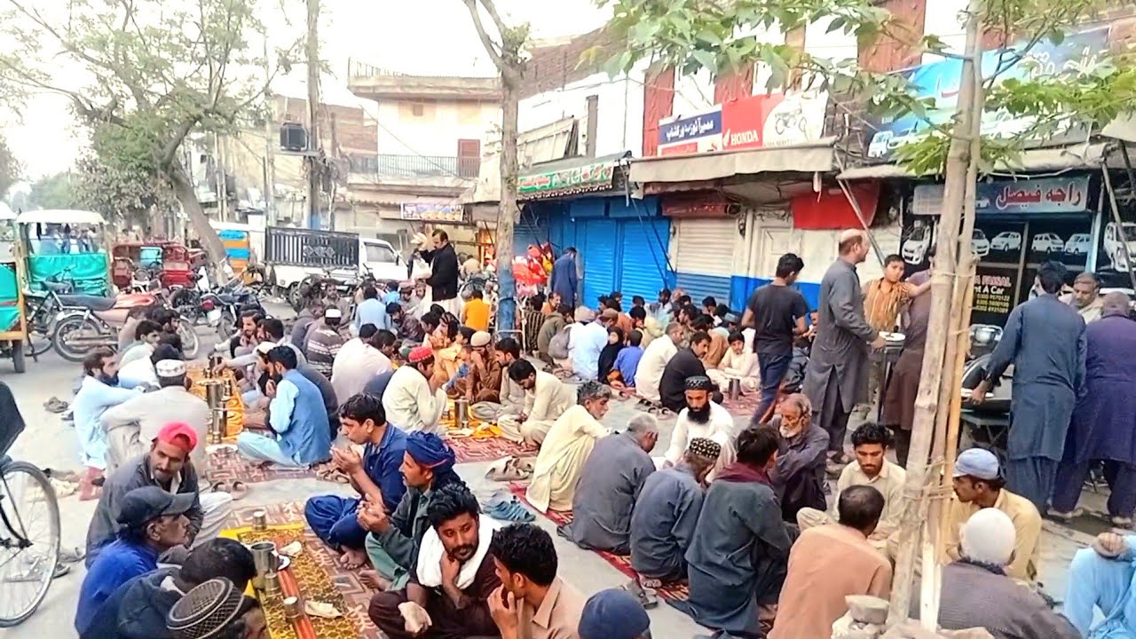 Iftar Rush in Streets of Jhelum 🇵🇰 | Evening Street Walk 