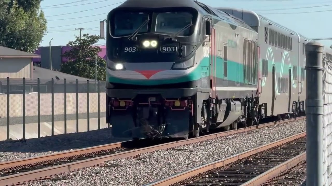 Railfanning at McFadden Ave 12/29/25 | COOL Hornshows, FAST Trains and more!!