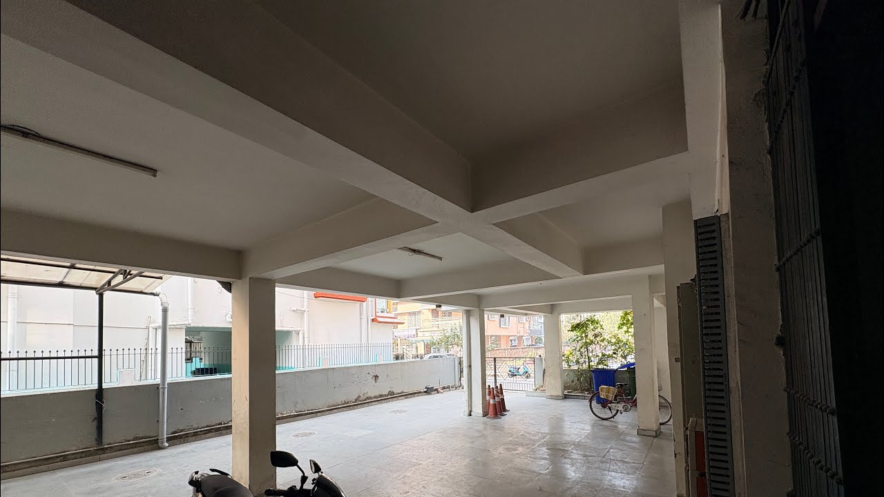 6 BHK Flat Along With 2 Parking, 2 Kitchen & 4 Washrooms Available Only 1.65 CR 