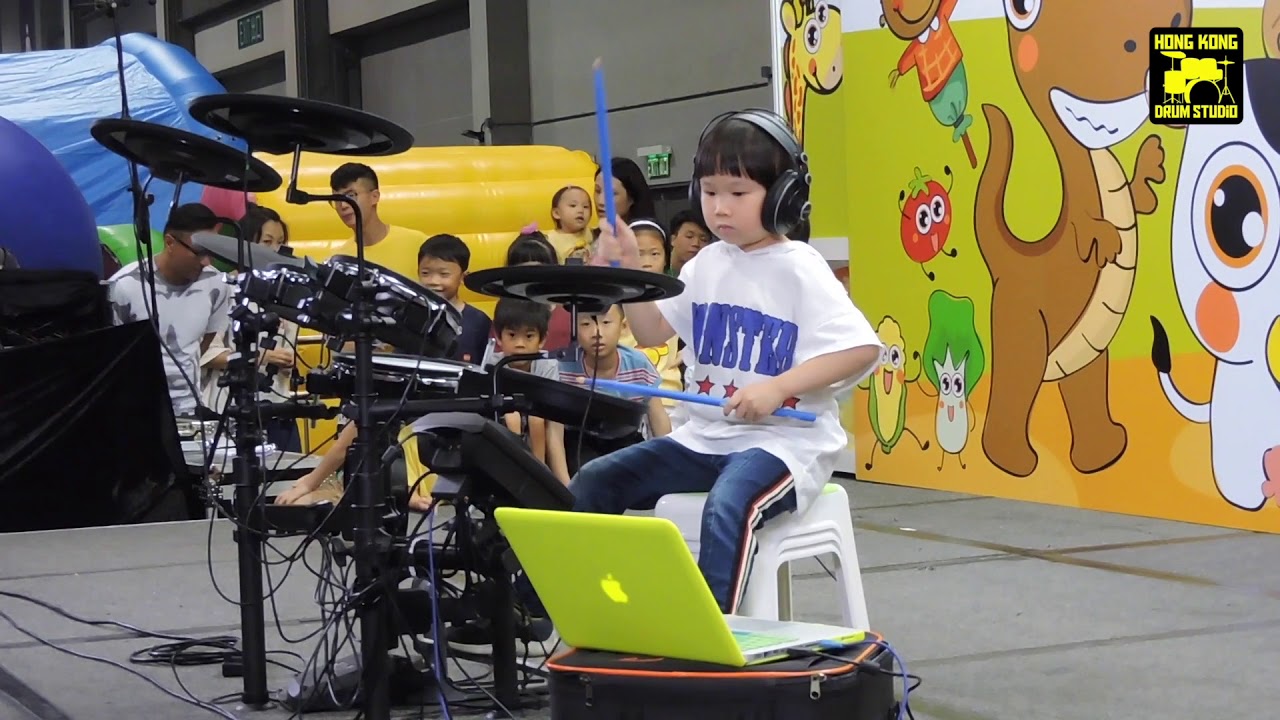 多啦A夢  Doraemon (叮噹) 主唱: 嘉欣 - 打鼓表演 Drum by Eunice