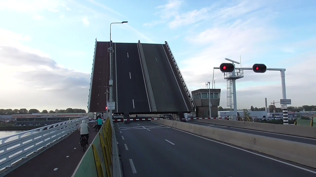 Brugopening Merwedebrug Papendrecht Basculebrug/ Basculebridge/ Pont Basculant/ Klappbrücke
