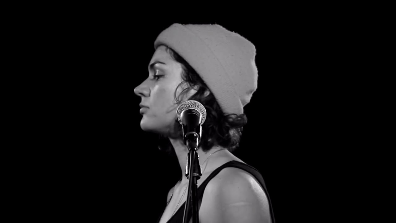 Freja Kirk - 'Colored Lights' LIVE
