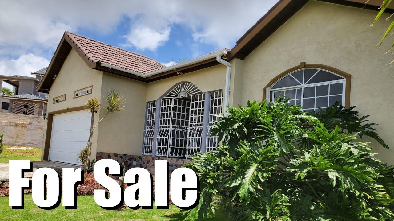 3 Bedrooms 2 Bathrooms House For Sale at Badminton Terrace, Mandeville, Manchester, Jamaica