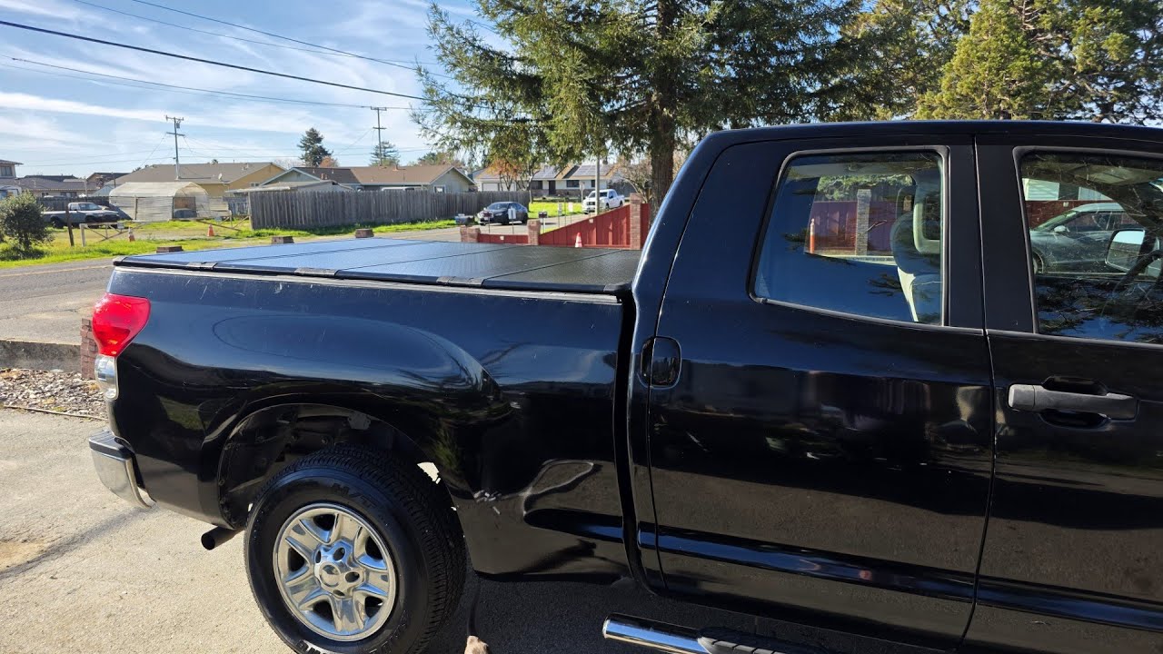Установка чехла для кузова Mostplus на Toyota Tundra 2008 года выпуска.