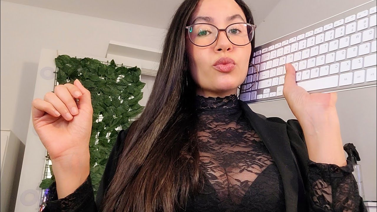 RECEPCIONISTA CHISMOSA del HOTEL ROsa MELano🛎ASMR