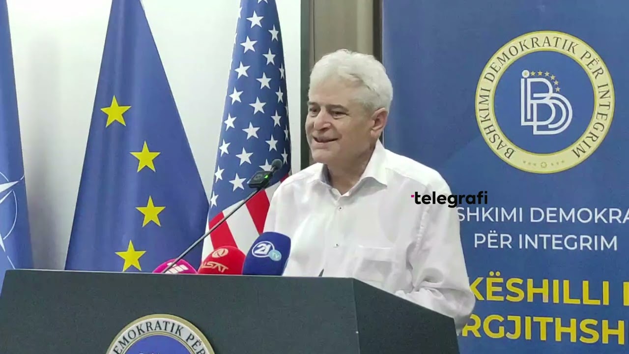 Ali Ahmeti para gazetarëve