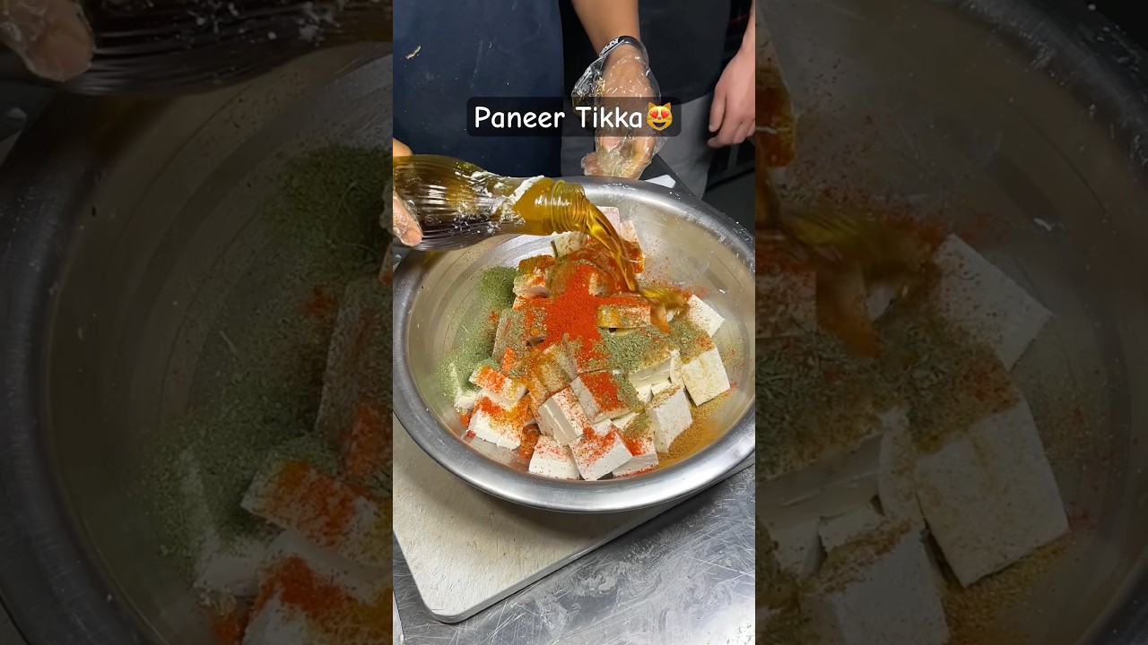 Delhi Famous Tandoori Paneer Tikka In Just 399/-😻 | Indian Street Food #shorts