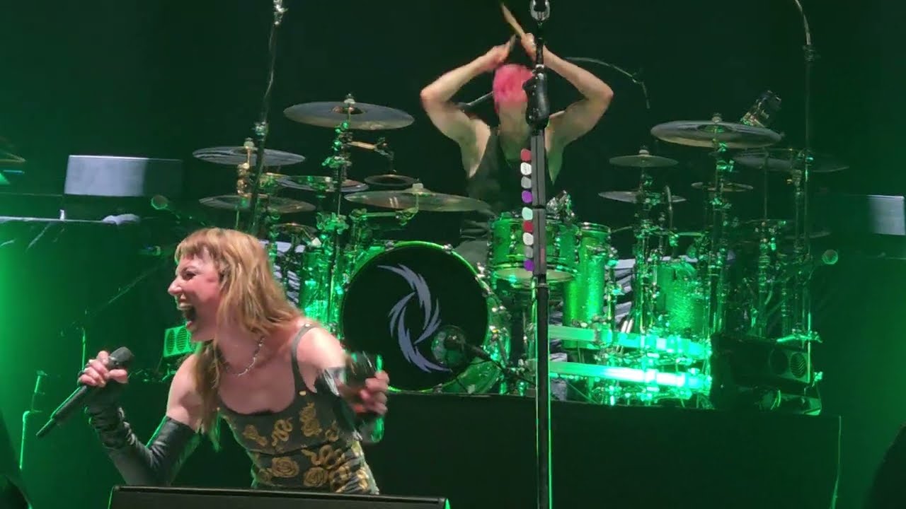 Halestorm - Familiar Taste Of Poison & Rain Your Blood On Me - |4K| - Budapest Aréna - 2025.05.27.