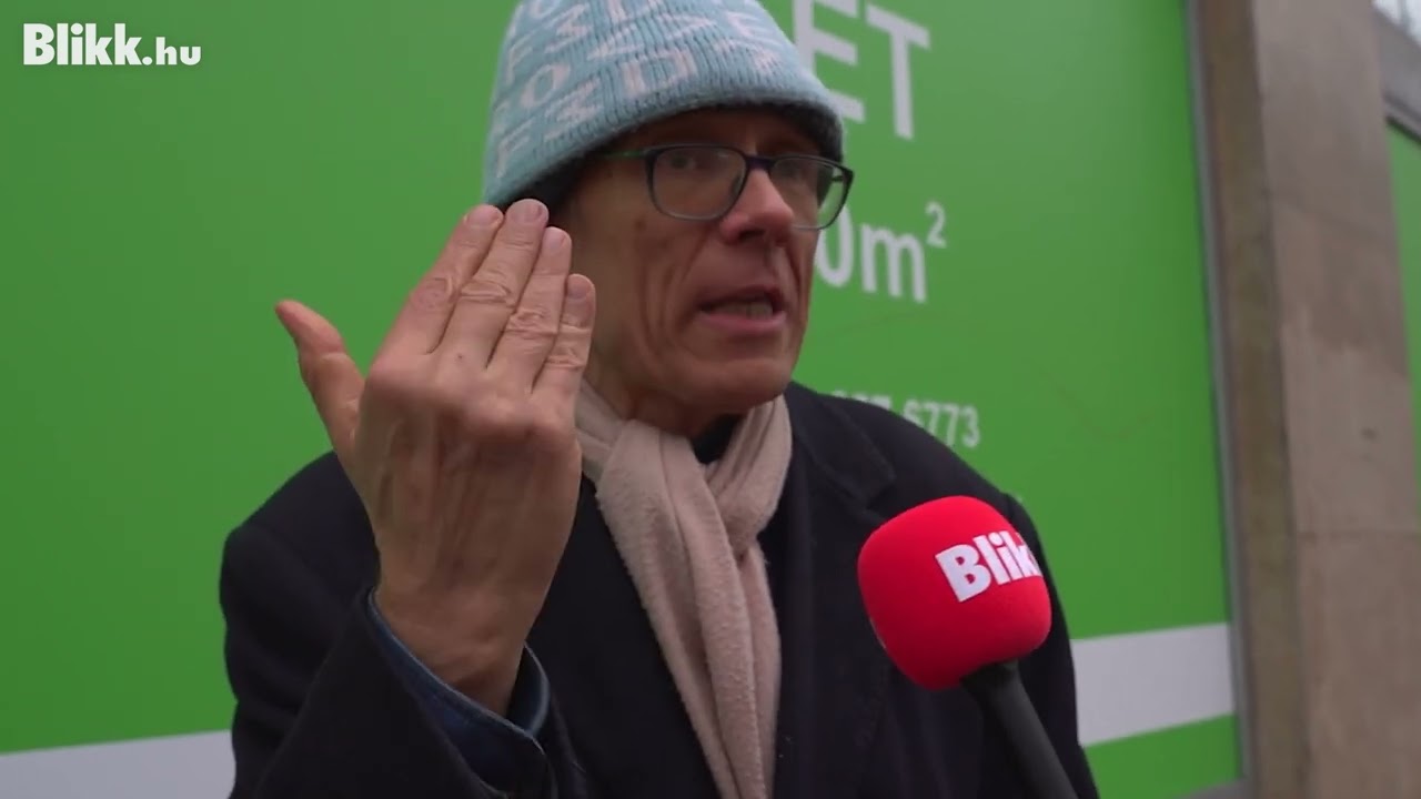 Hörcher Lászlóba botlottunk az utcán, a művész egyből dalra fakadt, még Bye Alexnek is üzent I Blikk