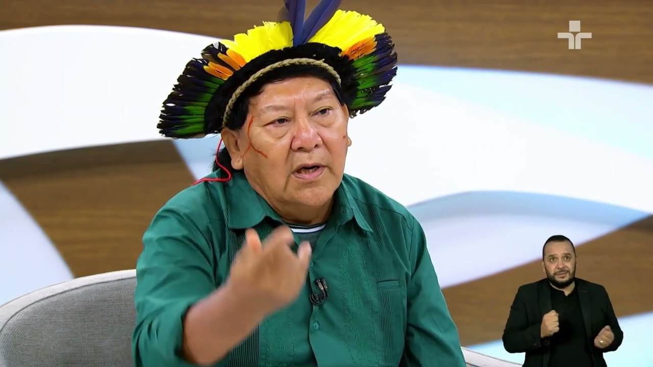 Davi Kopenawa explica relação espiritual dos povos Yanomami com a terra mãe