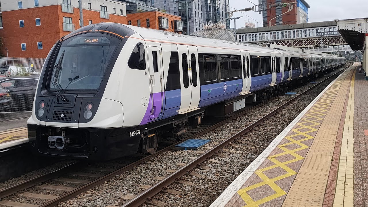 Trains at Slough - 28/09/2023