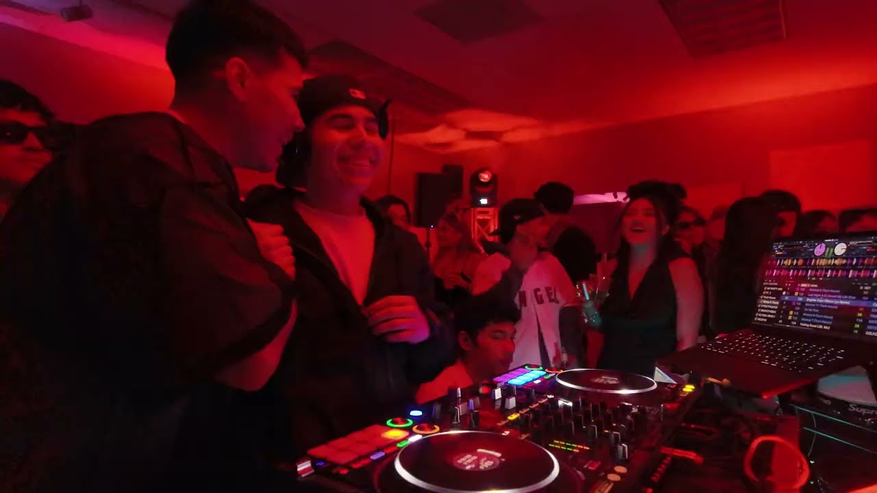 Minimal Tech House Set by DJ Chris Z | Beltran, Mochakk, & More!
