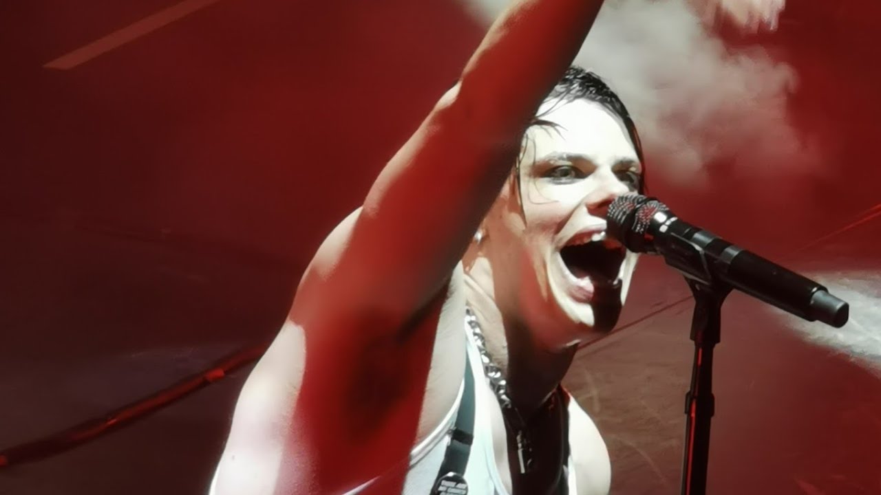 god save me, but don't drown me out - YUNGBLUD (live)