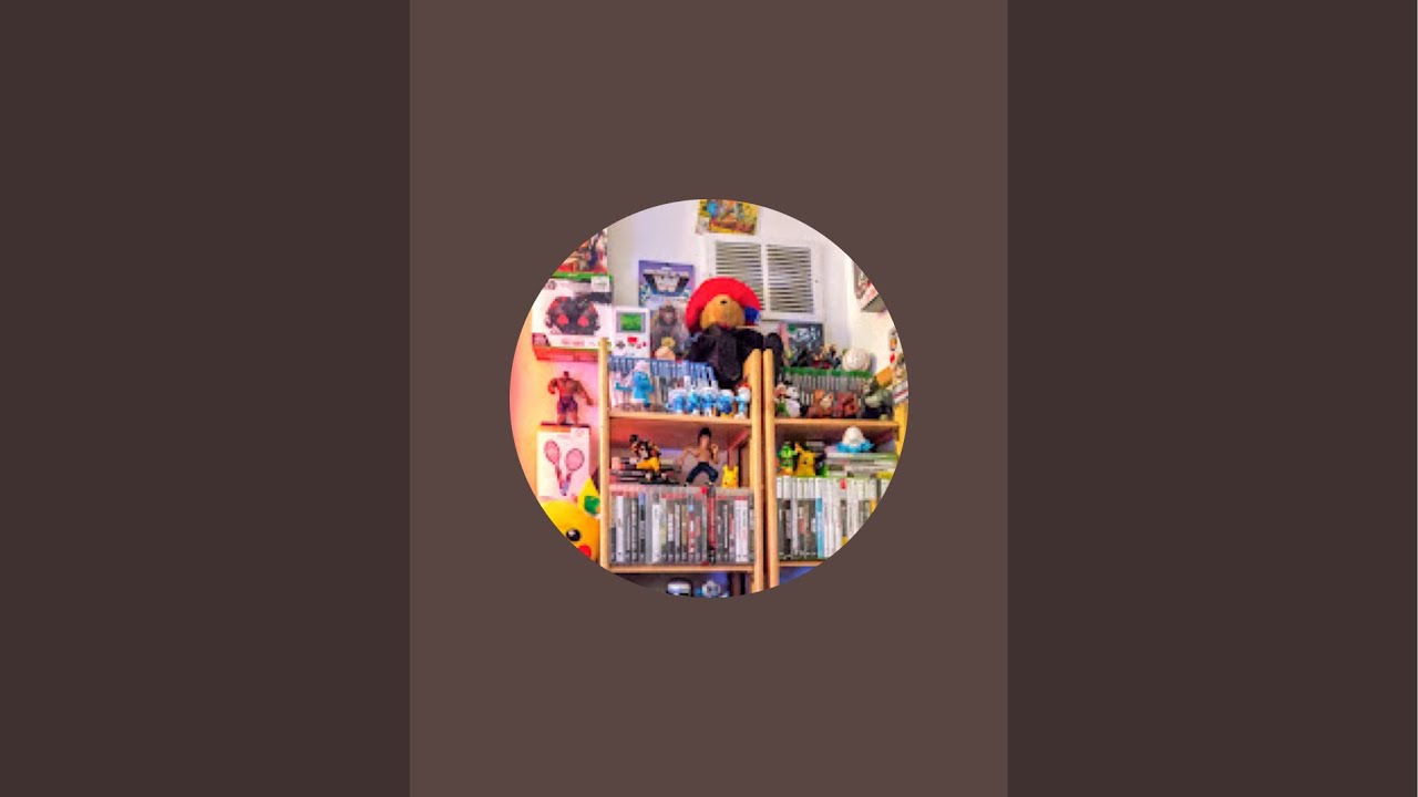 Showing what I picked up from the thrift store join me live ￼