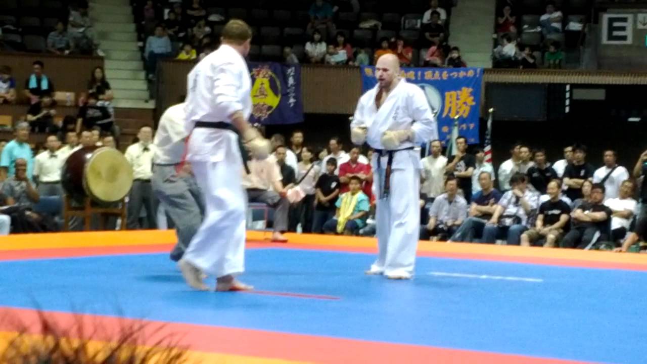 全世界ウェイト制空手道選手権大会セルゲイオシポフvsトドールトドロフ