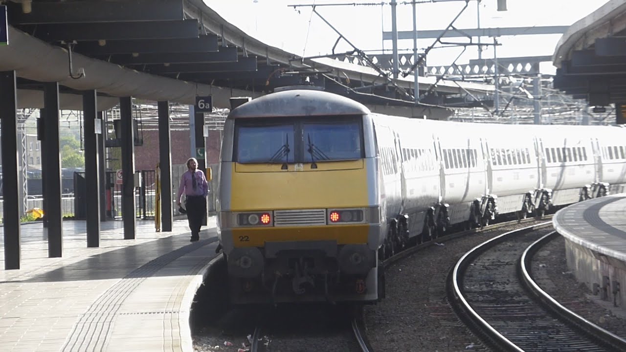 Leeds Railway Station (12/5/2015)