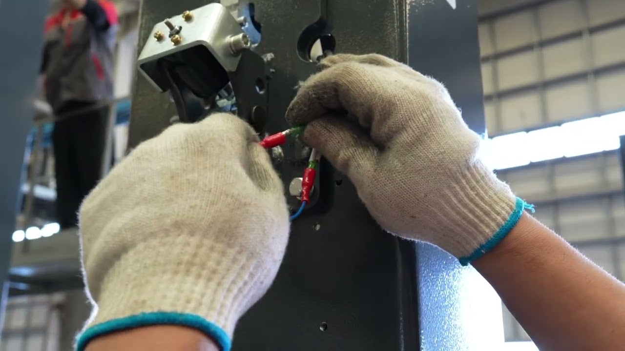 RETTER ALPHA 40E – 4 Tonnen 2-Säulen-Hebebühne | Profi-Hebetechnik für Werkstätten
