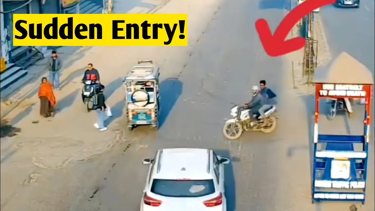 अचानक बीच सड़क में घुस गए… फिर क्या हुआ देखो!