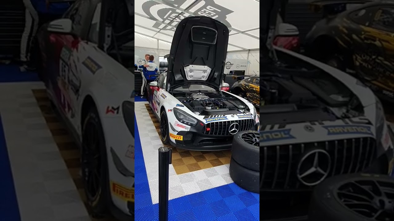 mise en chauffe des Mercedes gt4 du CV Performance