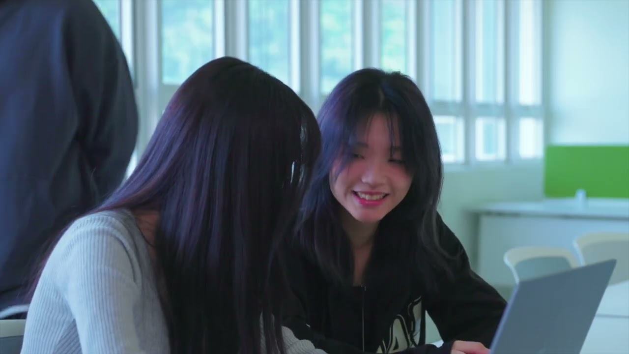 樹仁大學新聞與傳播學系學生作品《忘妄》