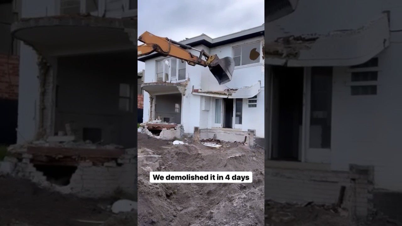 Home Demo Done in 4 Days #demolition #homedemolition #construction #demolitionequipment