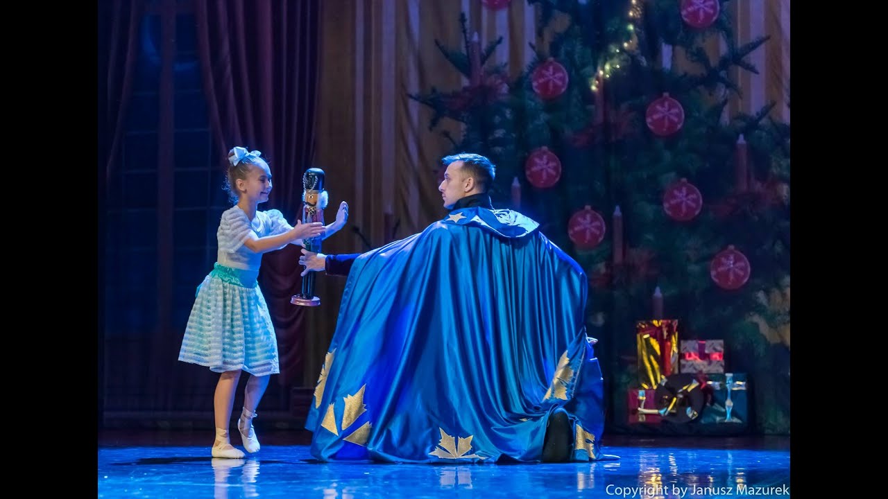 2. Caro Dance NUTCRACKER -Reżyseria i choreografia  projekty scenografii  Iwona Maria  Orzełowska