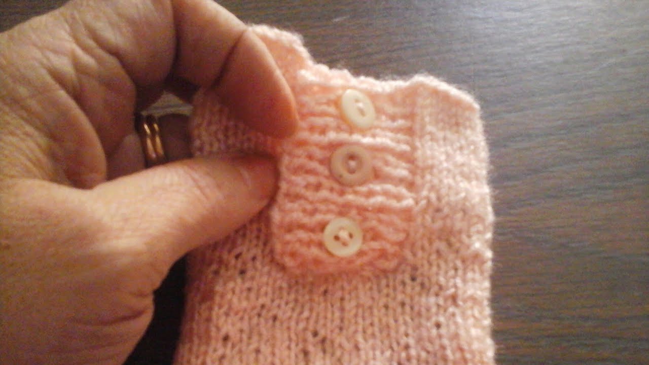 مرد صغير بثلاث زراير لبلوزة تريكو...How to knit three buttons top