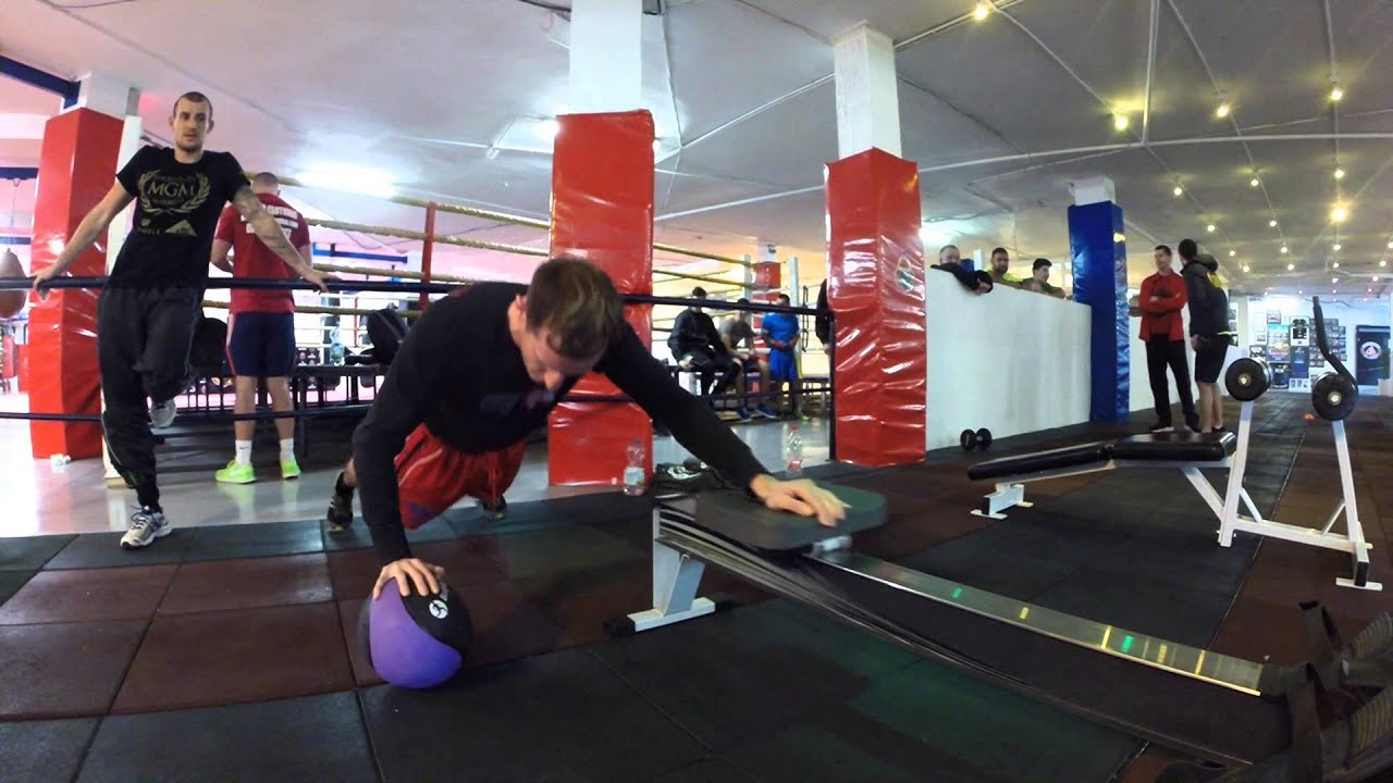Derry Mathews & Tom Stalker training with The Taffanator in MGM Marbella