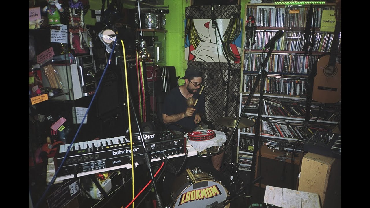 LOOKMOM - Live at Fredy&acute;s