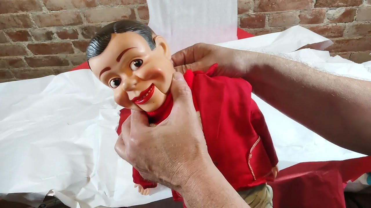 ANOTHER VENTRILOQUIST DUMMY UNBOXING & REPAIR: MOUTH & HAND. RICKY LITTLE? JERRY MAHONEY?
