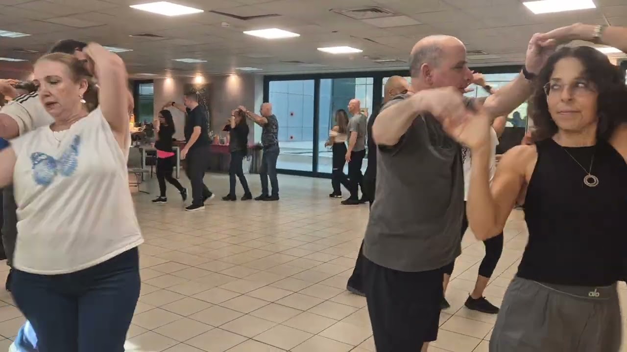 חודש בלעדייך- ירון מליחי.