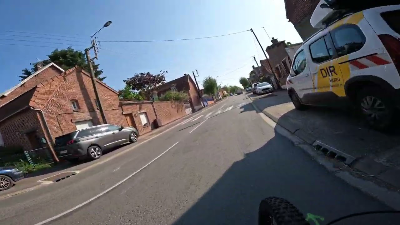 Visite de MONTRECOURT et SAULZOIR 59227 en vélo