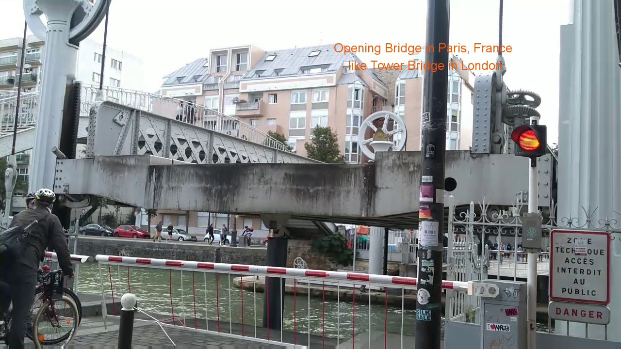 Bridge Opening In Paris France Unbelievable!😀
