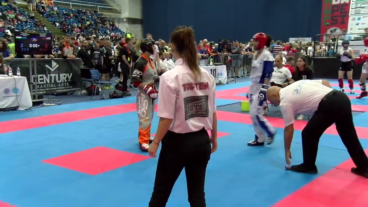 Andrea Busa v Francesca Ceci Hungarian World Cup 2022