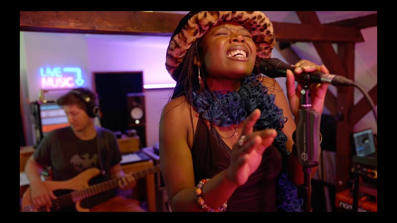 Attic Sessions feat. MILAA - LOVE CONFESSIONS